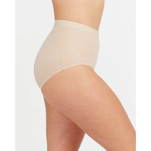 NWT Spanx Champagne Beige Invisible Shaping Brief Panty Size Medium - Picture 3 of 10